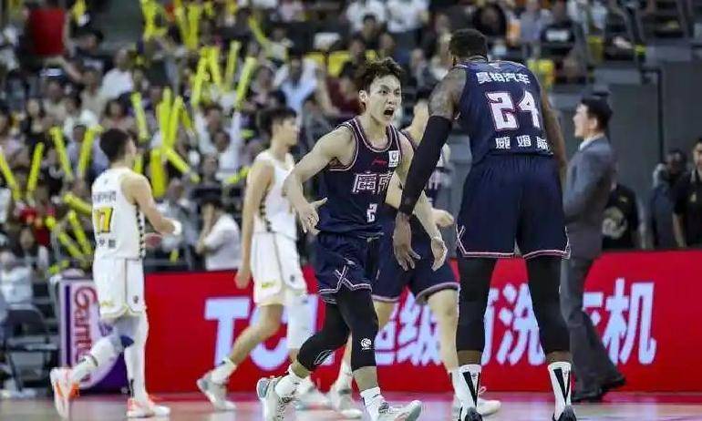 亚冠加时末段走向成谜，不来梅手感冰凉，质疑声四起，轮换策略被讨论(两强相斗必一伤声东击西好计策解)