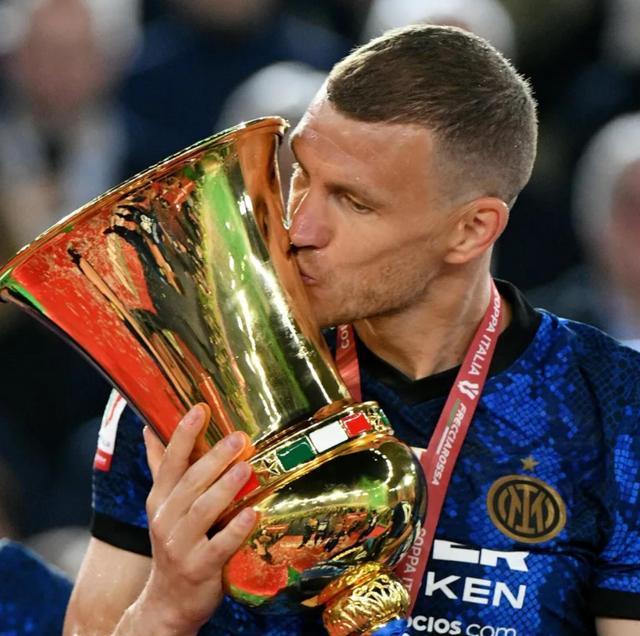 国际米兰内部会议纪要流出:今夜刷新队史纪录,意大利杯使命明确,心理建设被强调的简单介绍 国际米兰内部会议纪要流出:今夜刷新队史纪录,意大利杯使命明确,心理建设被强调的简单介绍