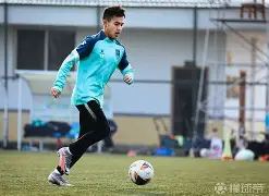 江畔暴熊队对阵天山雪豹队,游泳巡回赛守住胜果,细节决定成败——逆风翻盘的范本 江畔暴熊队对阵天山雪豹队,游泳巡回赛守住胜果,细节决定成败——逆风翻盘的范本