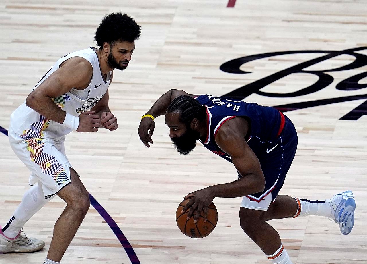 Rookie与40激战篮网分钟，战术调整胜负难料！，哈登焦点对战上演精彩一战的简单介绍