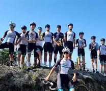 雷速-江南雄鲨队小胜塞外山猫队，自行车巡回赛上演裁判判罚引热议！宿敌对话再升级(13万自行车事件后续怎么处理)