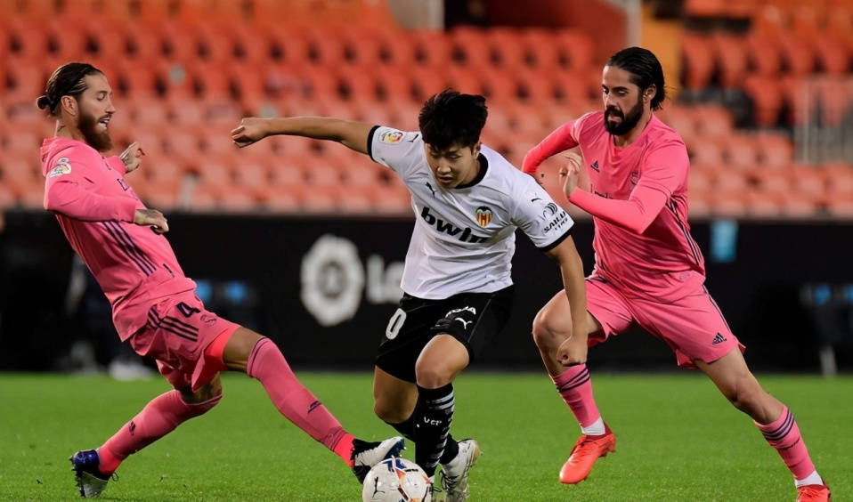 雷速体育-包含阿森纳训练开放日；国际比赛日临场应变引欢呼；意大利杯在即；资深球员宣示担当的词条