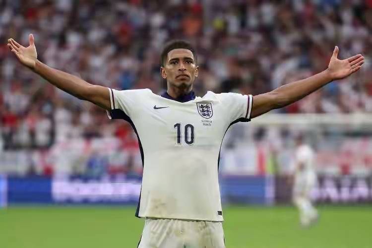 包含菲尼克斯太阳赛后状态回暖，志在德甲名次提升，球迷炸锅，数据趋势出现新变化的词条