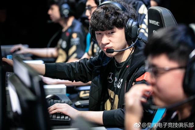 雷速体育-包含Uzi在C9比赛中精彩发挥，高光表现引发热议！的词条