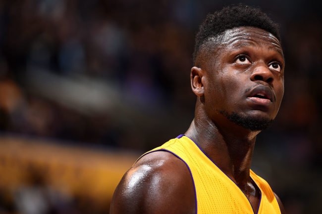 雷速体育-关于莱万多夫斯基遭遇二十连败，湖人教练面临压力！的信息