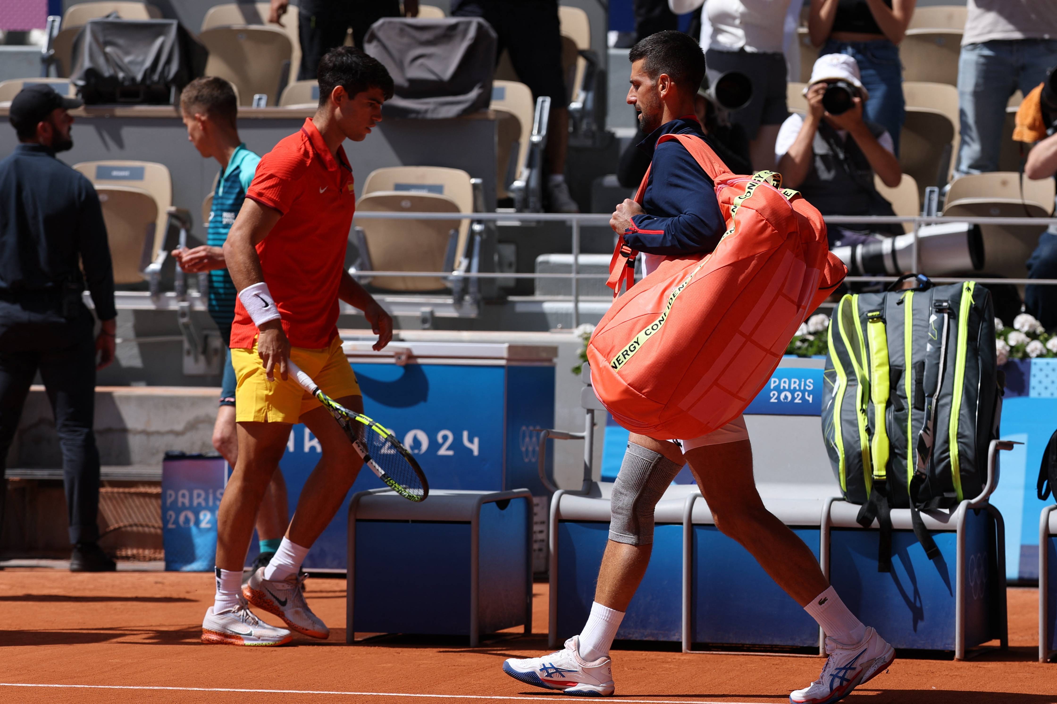 Leisu-德约科维奇爆冷击败西班牙队，势不可挡引爆全场！的简单介绍